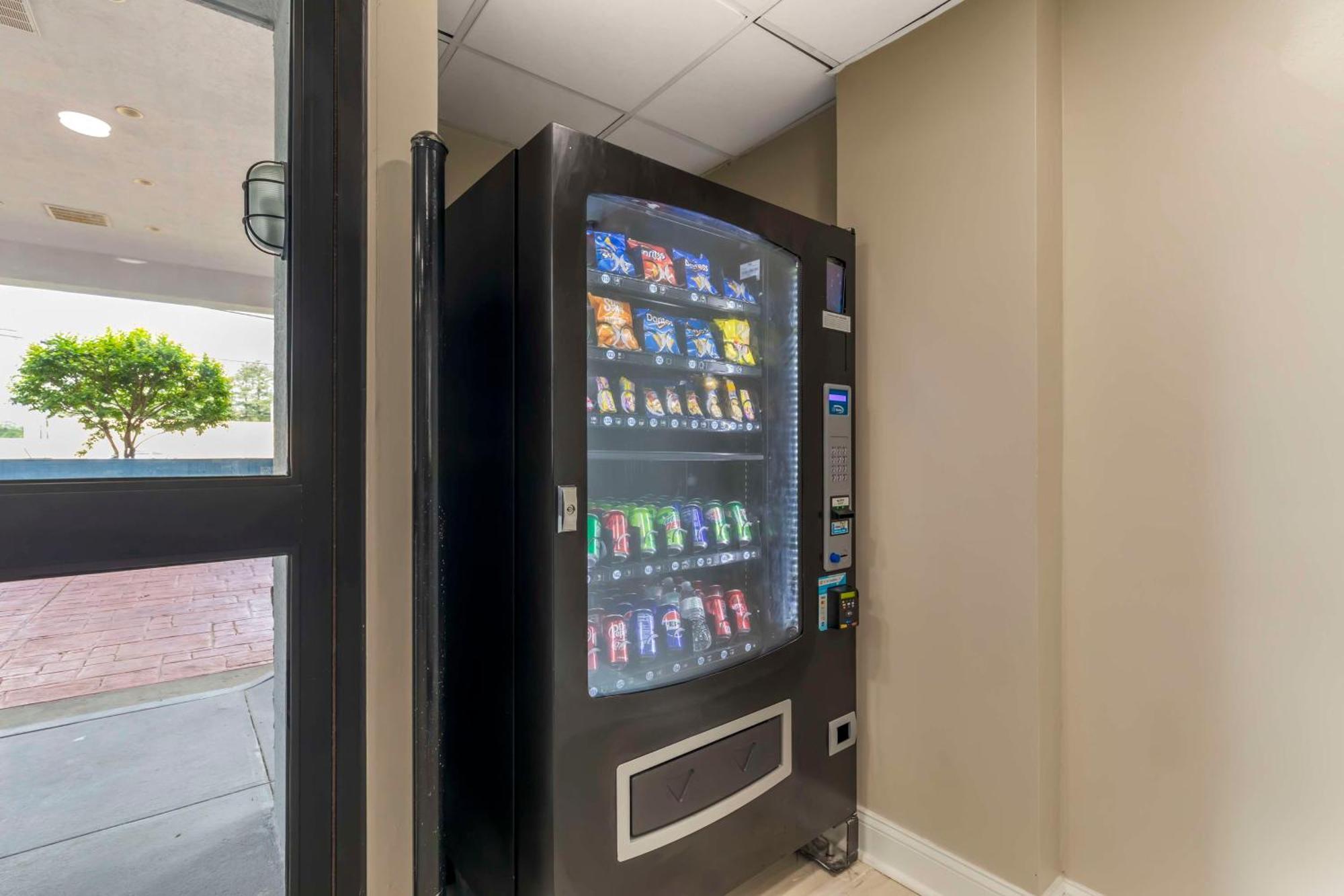 Best Western Salisbury Plaza Ngoại thất bức ảnh